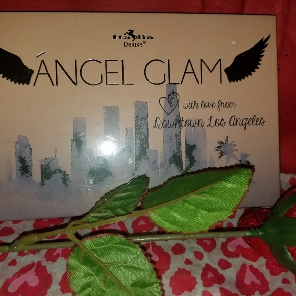 Eye shadow palette - Picture 2 of 4